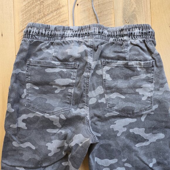 AE Women's Gray Camo Stretch Joggers Size 8 - Picture 5 of 10